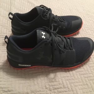 Under Armour Commit TR